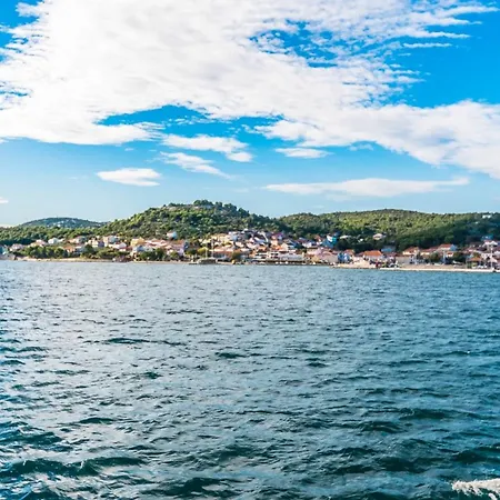 Апартаменты Amazing Sea View - Insel Pasman Ткон
