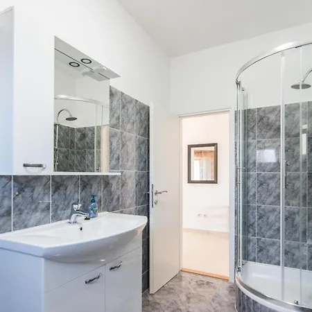 Amazing Sea View - Insel Pasman Tkon